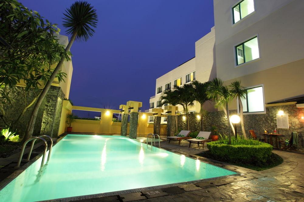 Hotel Ibis Malioboro à Yogyakarta Extérieur photo