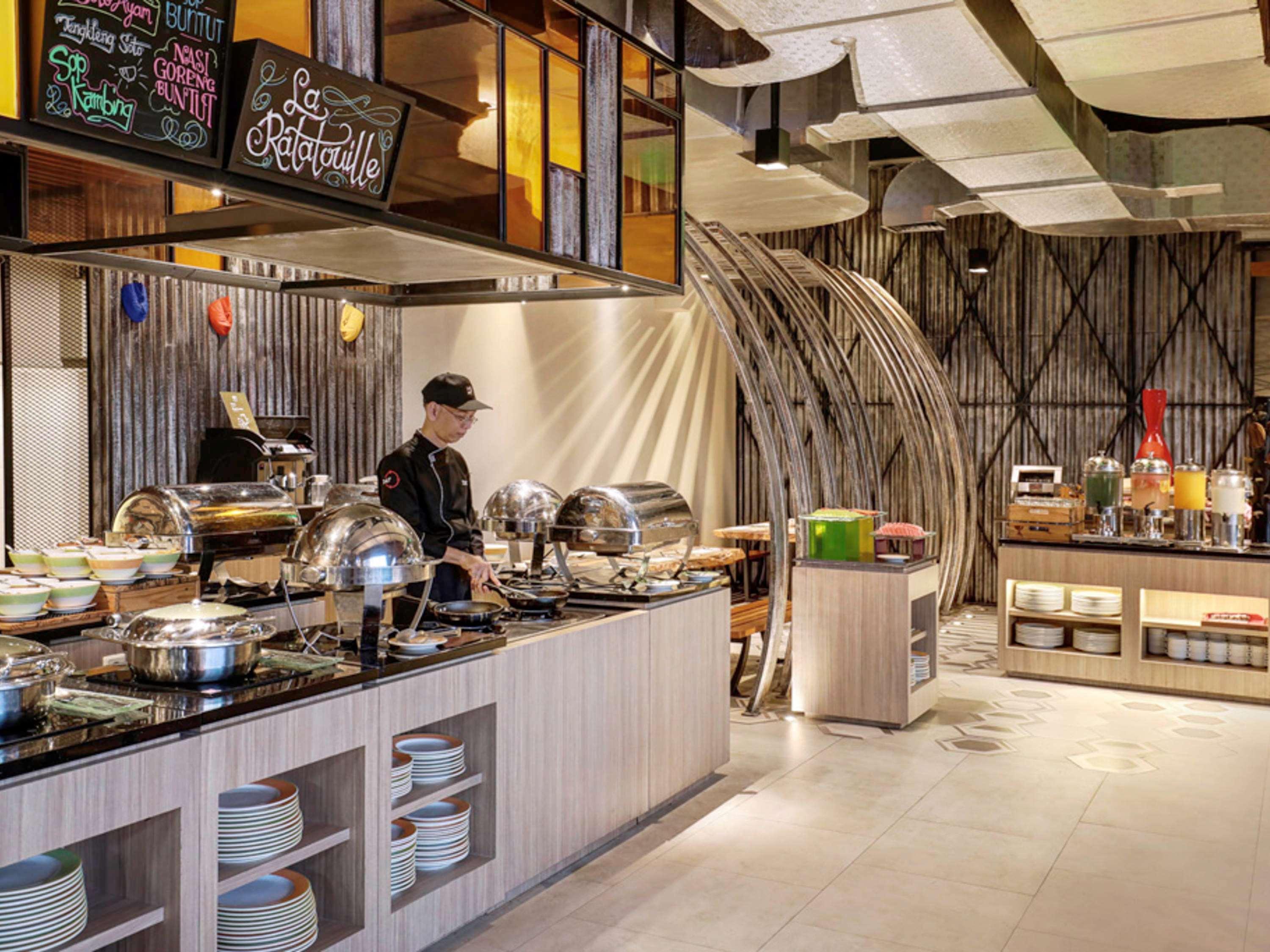 Hotel Ibis Malioboro à Yogyakarta Extérieur photo