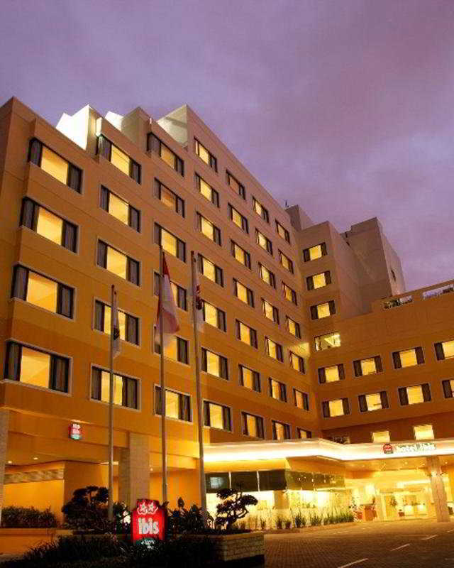 Hotel Ibis Malioboro à Yogyakarta Extérieur photo